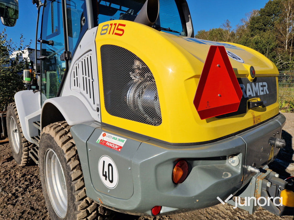 Chargeuse sur pneus Hjullastare - Kramer, 8115