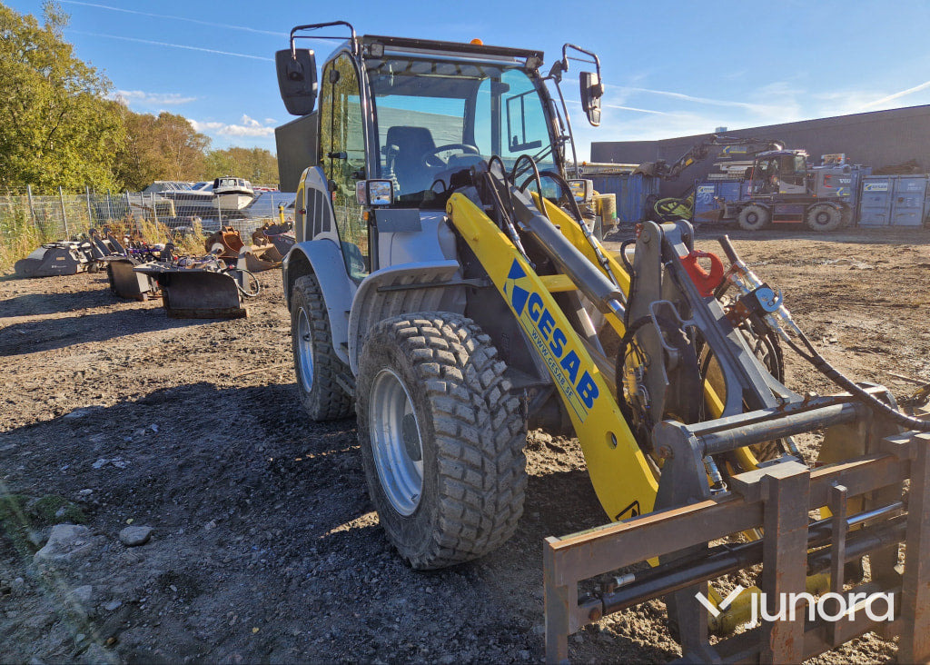 Chargeuse sur pneus Hjullastare - Kramer, 8115