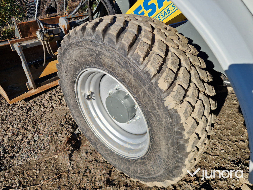 Chargeuse sur pneus Hjullastare - Kramer, 8115