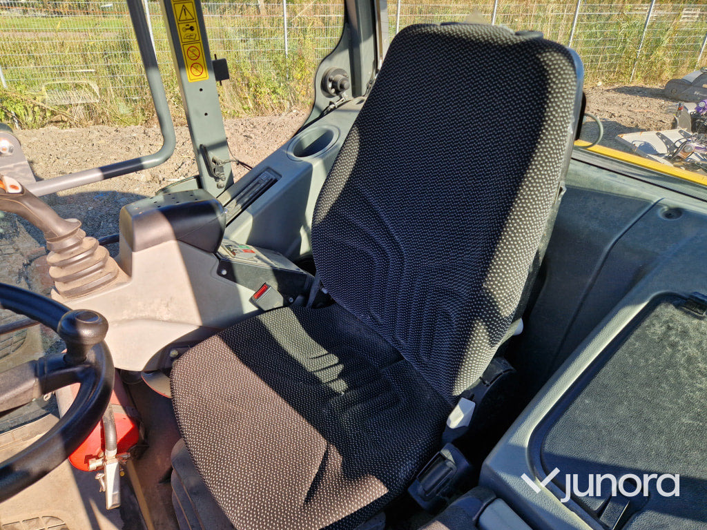 Chargeuse sur pneus Hjullastare - Kramer, 8115