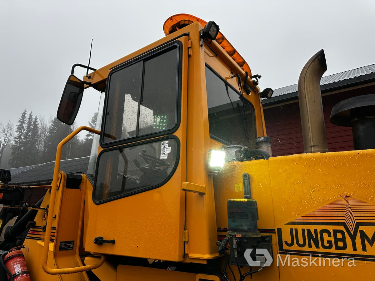 Chargeuse sur pneus Hjullastare Ljungby L15