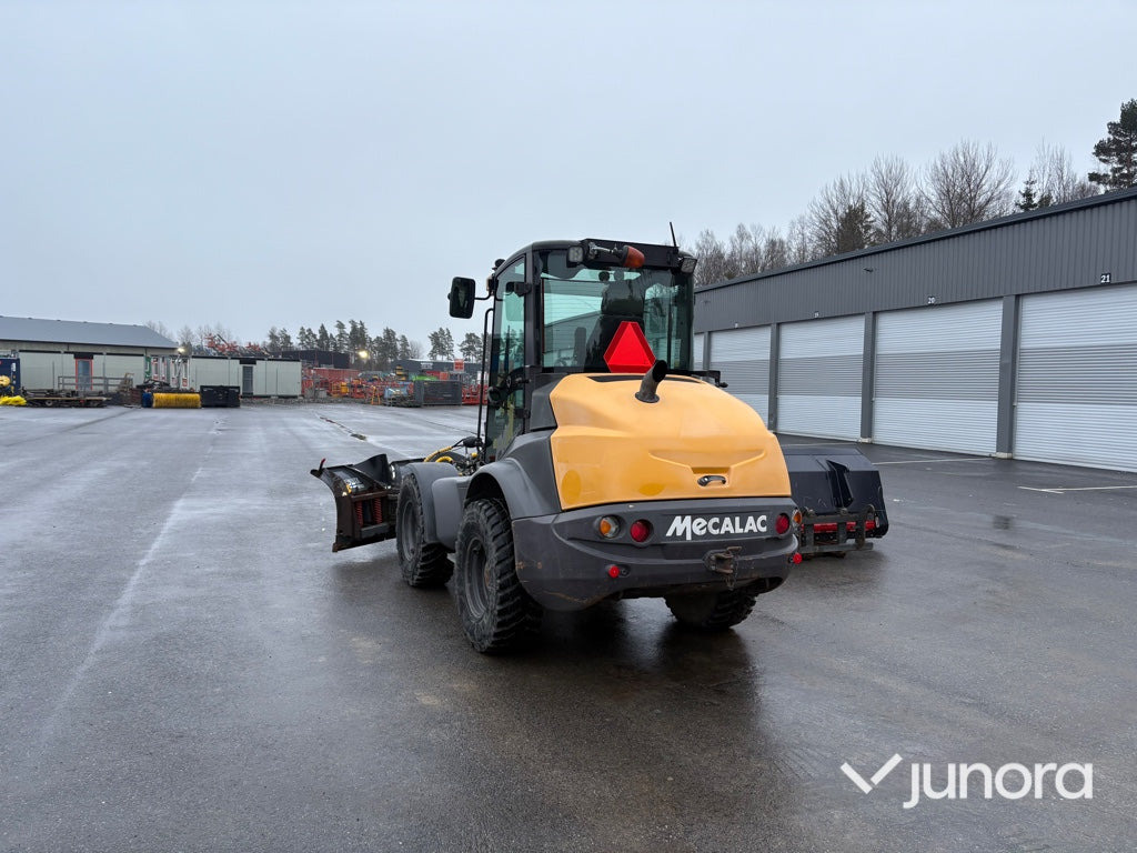 Chargeuse sur pneus Hjullastare Mecallac AF 1050 med redskap