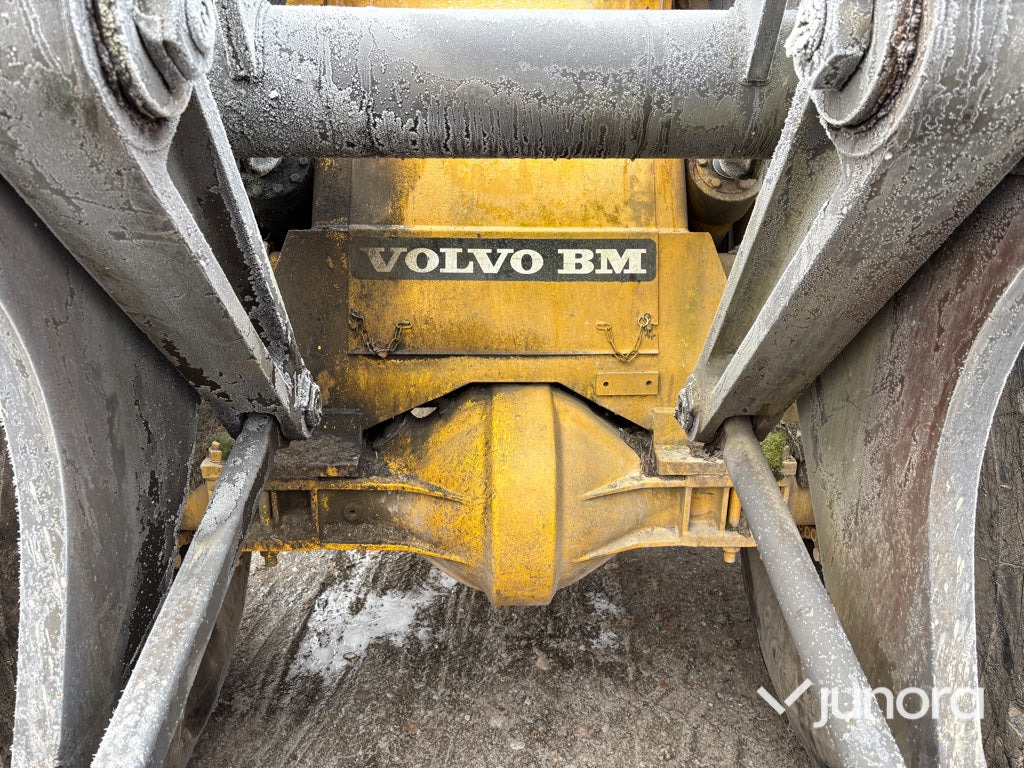 Chargeuse sur pneus Hjullastare - Volvo BM LM-1240
