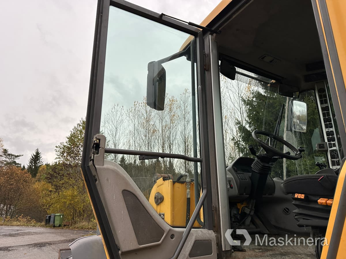 Chargeuse sur pneus Hjullastare Volvo L120F