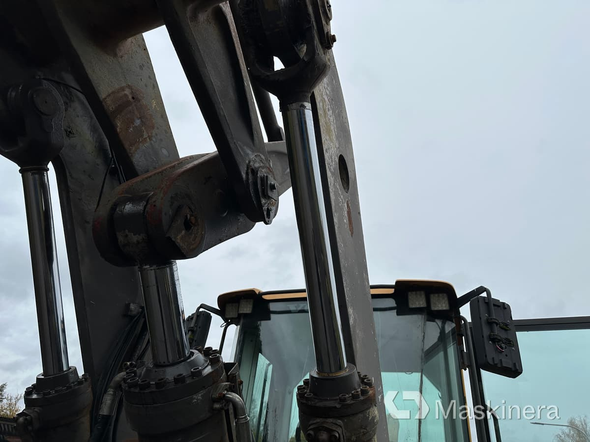 Chargeuse sur pneus Hjullastare Volvo L120F