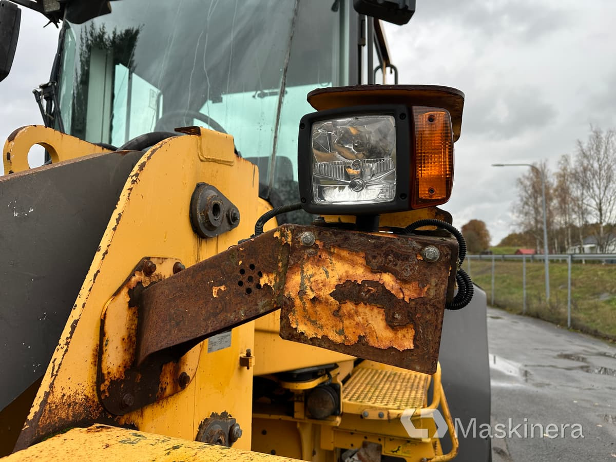 Chargeuse sur pneus Hjullastare Volvo L120F