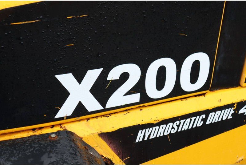 Chargeuse sur pneus Hytec X200