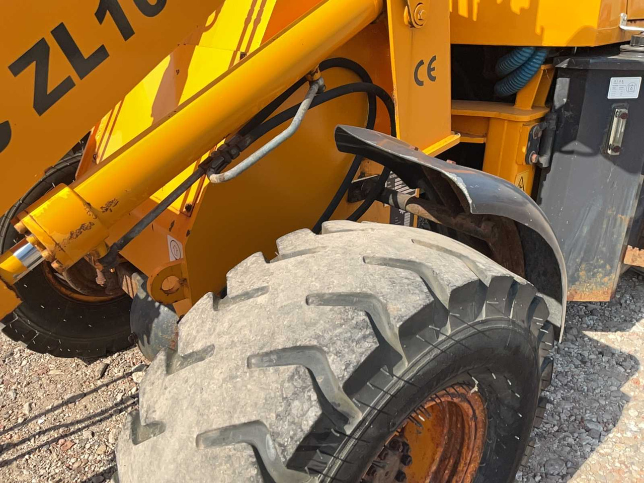 Chargeuse sur pneus Hytec Zl10a