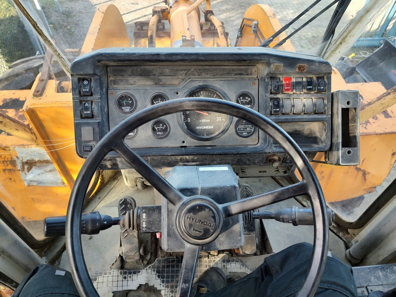 Chargeuse sur pneus Hyundai HL35