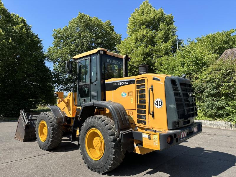 Chargeuse sur pneus Hyundai HL730-9A 4X4 Radlader Mulch-/Klappschaufel KLIMA A HL730-9A 4X4 Radlader Mulch-/Klappschaufel KLIMA A/C