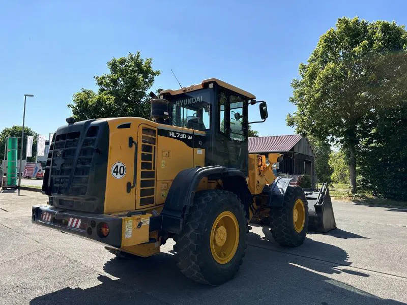 Chargeuse sur pneus Hyundai HL730-9A 4X4 Radlader Mulch-/Klappschaufel KLIMA A HL730-9A 4X4 Radlader Mulch-/Klappschaufel KLIMA A/C