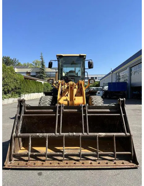 Chargeuse sur pneus Hyundai HL730-9A 4X4 Radlader Mulch-/Klappschaufel KLIMA A HL730-9A 4X4 Radlader Mulch-/Klappschaufel KLIMA A/C