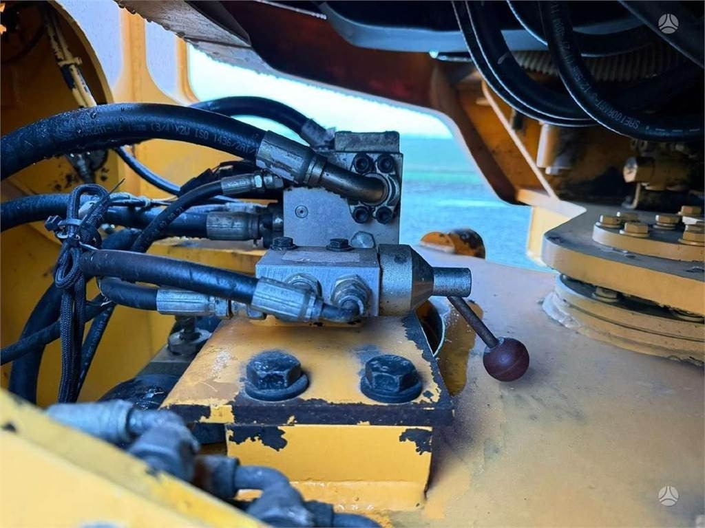 Chargeuse sur pneus Hyundai HL757-7, third line