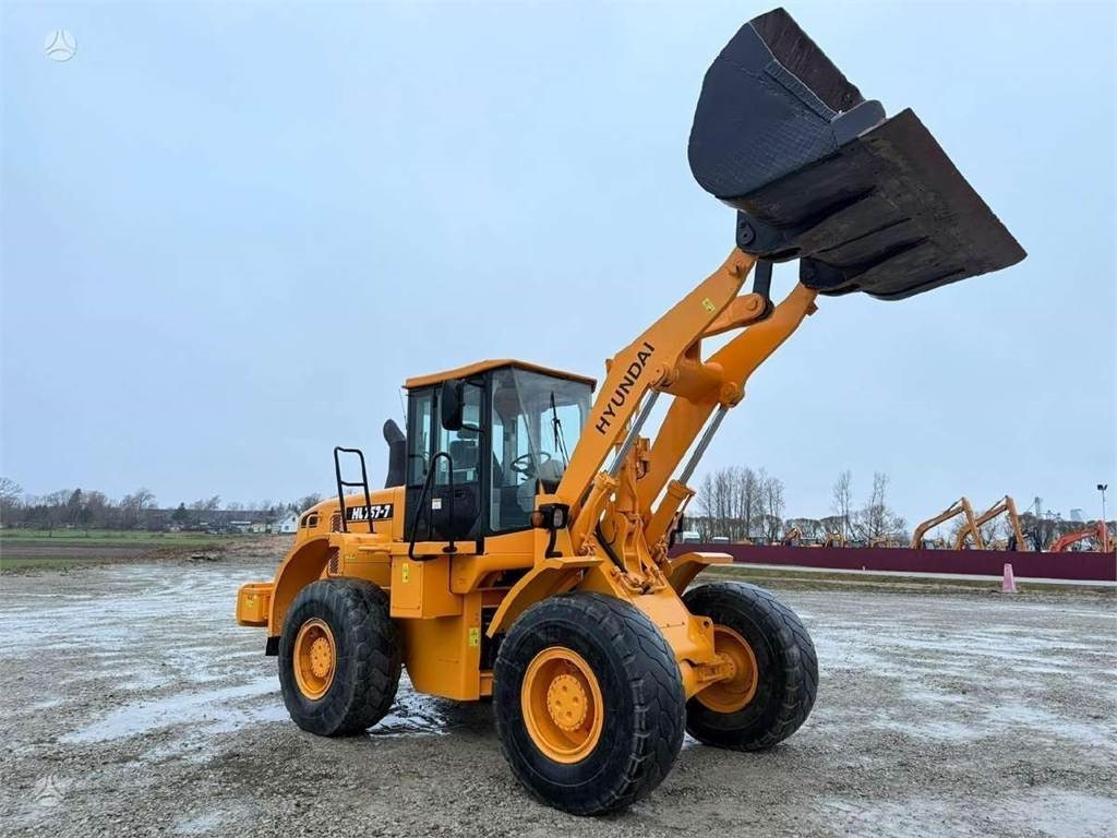 Chargeuse sur pneus Hyundai HL757-7, third line
