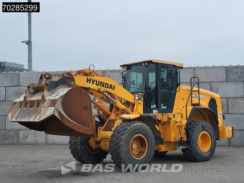 Chargeuse sur pneus Hyundai HL955