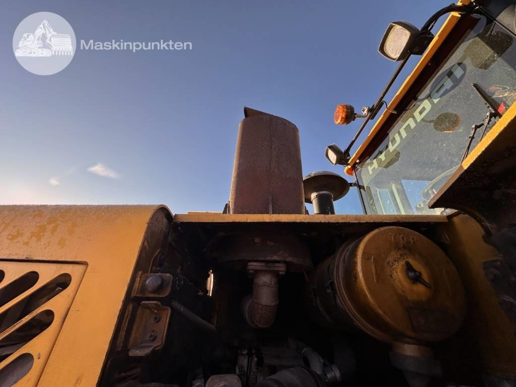 Chargeuse sur pneus Hyundai HL 730 TM-7