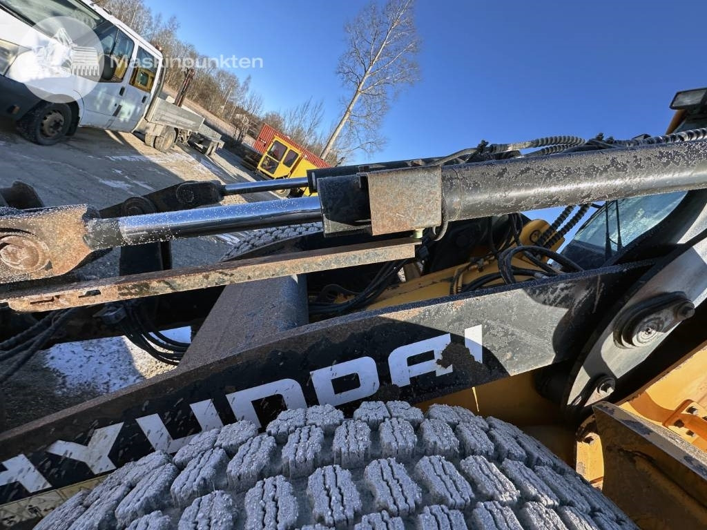 Chargeuse sur pneus Hyundai HL 730 TM-7