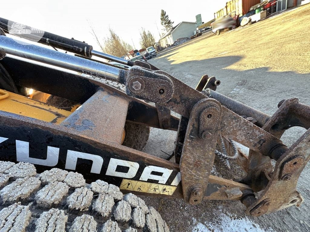 Chargeuse sur pneus Hyundai HL 730 TM-7