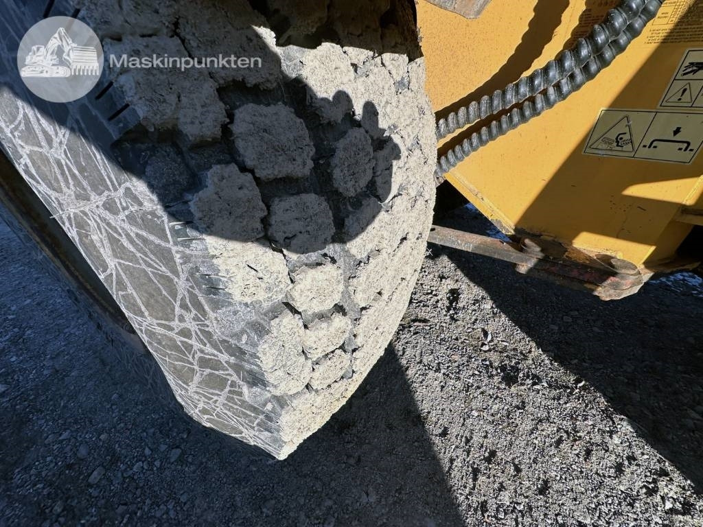 Chargeuse sur pneus Hyundai HL 730 TM-7