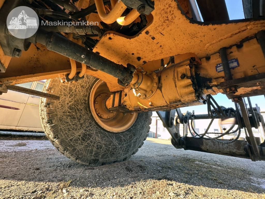 Chargeuse sur pneus Hyundai HL 730 TM-7