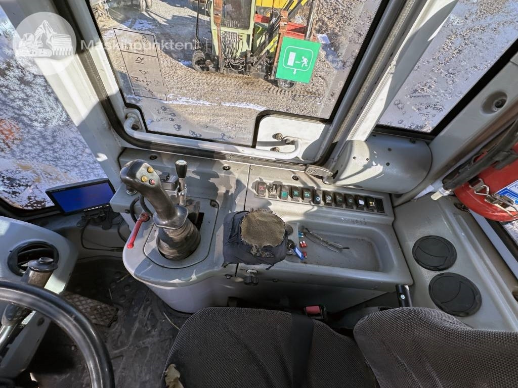 Chargeuse sur pneus Hyundai HL 730 TM-7