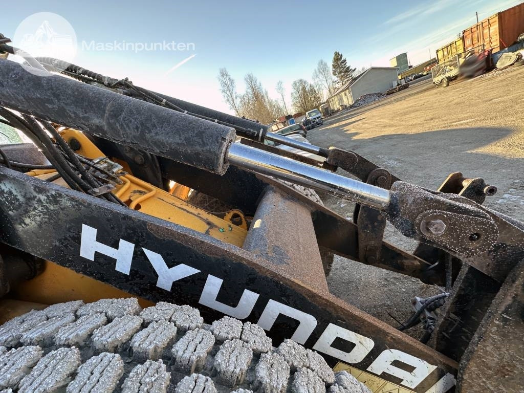 Chargeuse sur pneus Hyundai HL 730 TM-7