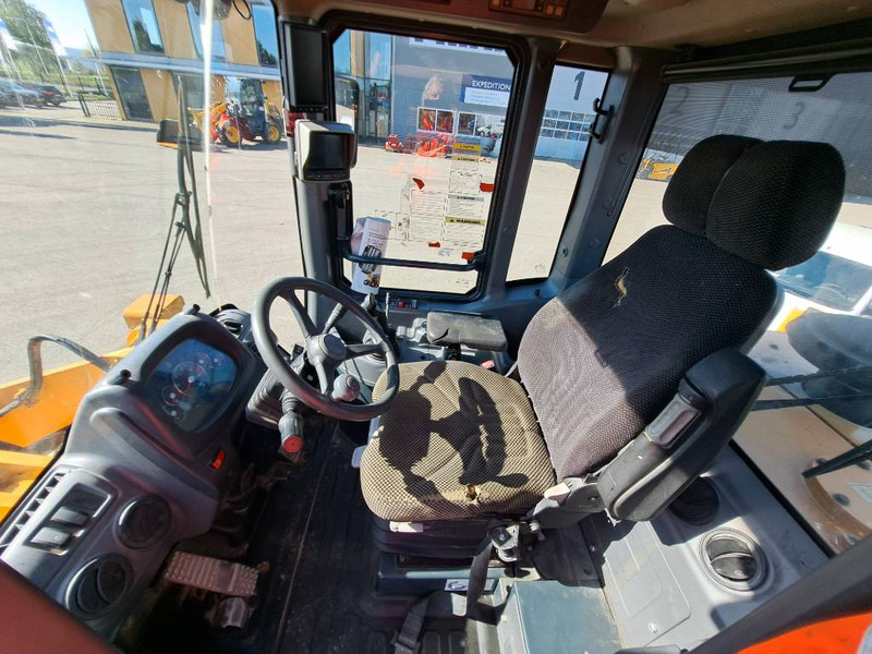 Chargeuse sur pneus Hyundai HL 740 XTD-9