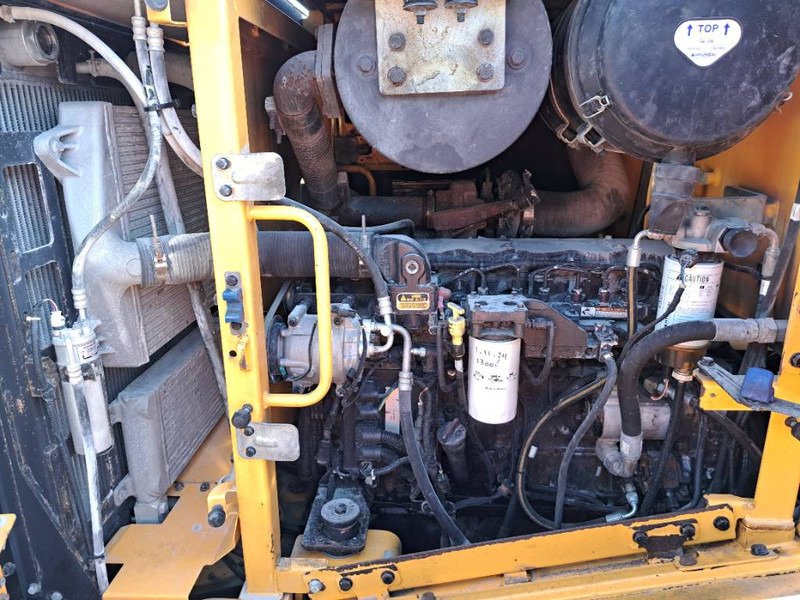 Chargeuse sur pneus Hyundai HL 740 XTD-9