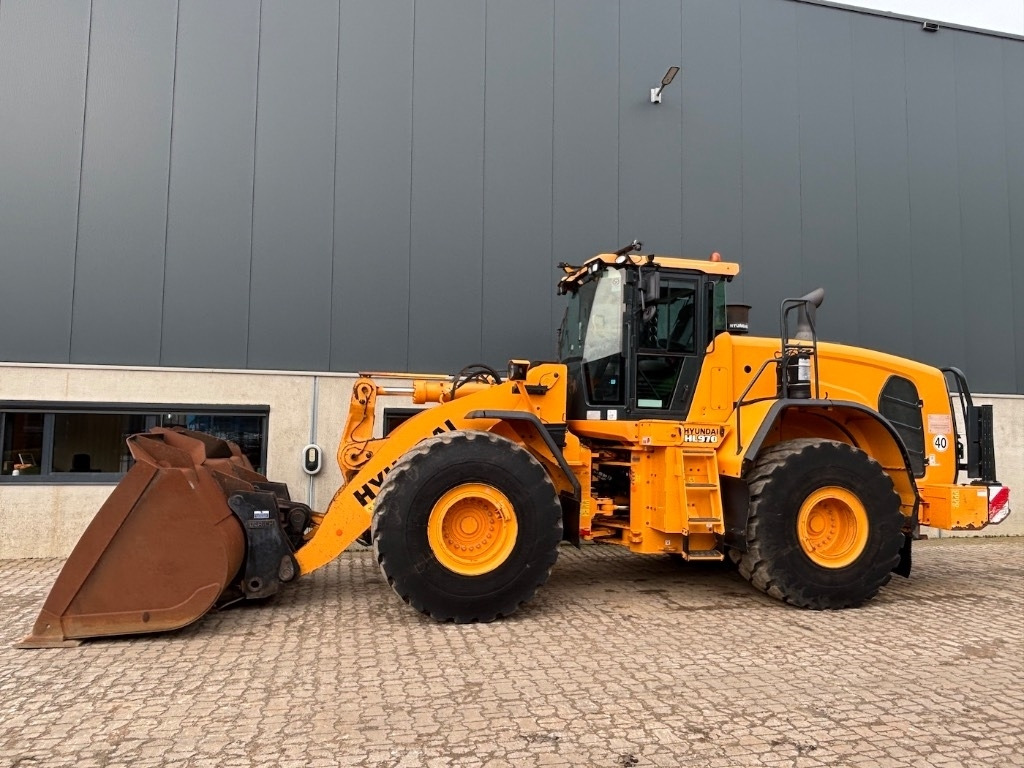 Chargeuse sur pneus Hyundai HL 970 - HL970 - HL 975