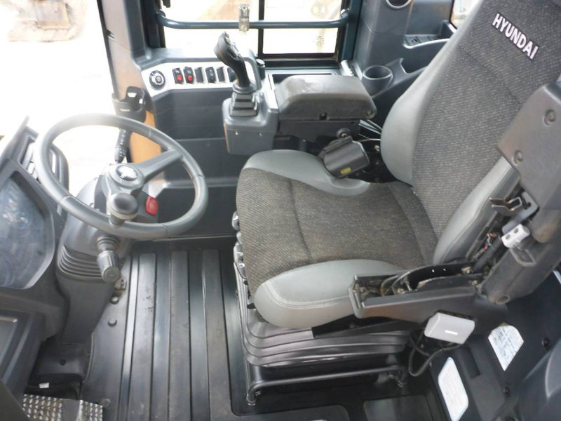 Chargeuse sur pneus Hyundai HL 980