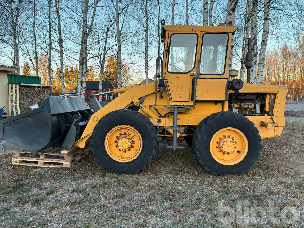 Chargeuse sur pneus IH intarnational 30 Huff