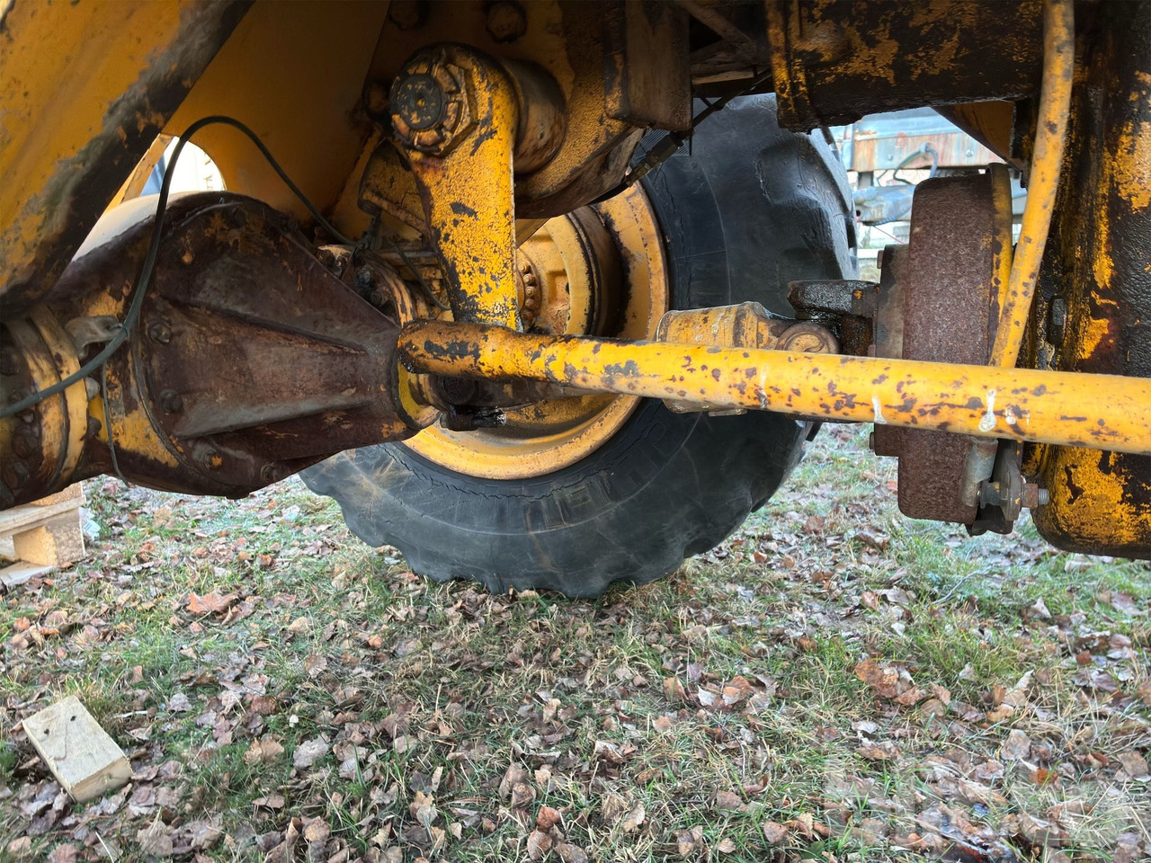 Chargeuse sur pneus IH intarnational 30 Huff