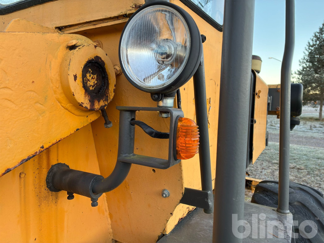 Chargeuse sur pneus IH intarnational 30 Huff