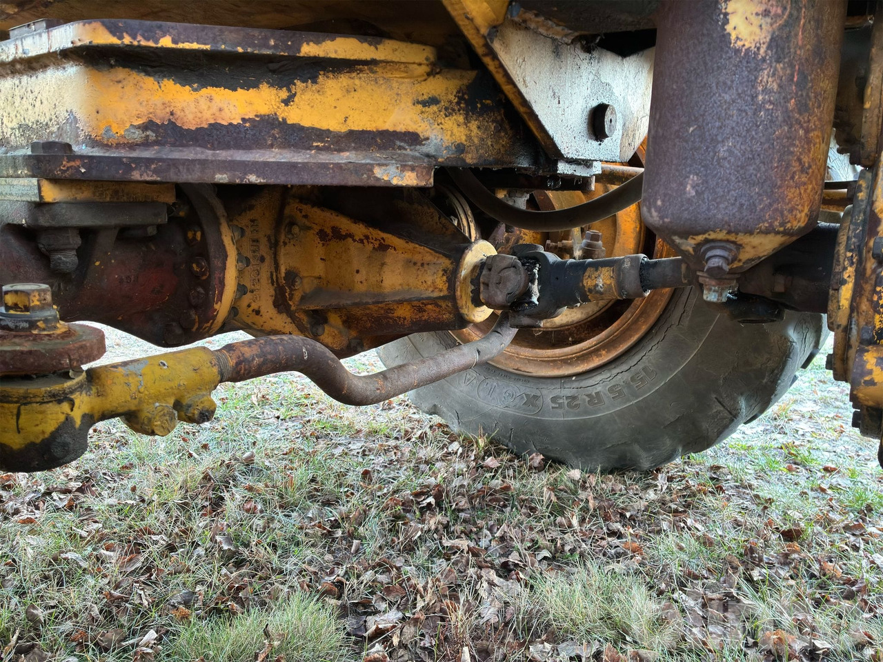 Chargeuse sur pneus IH intarnational 30 Huff