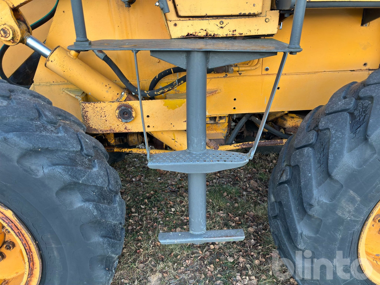 Chargeuse sur pneus IH intarnational 30 Huff