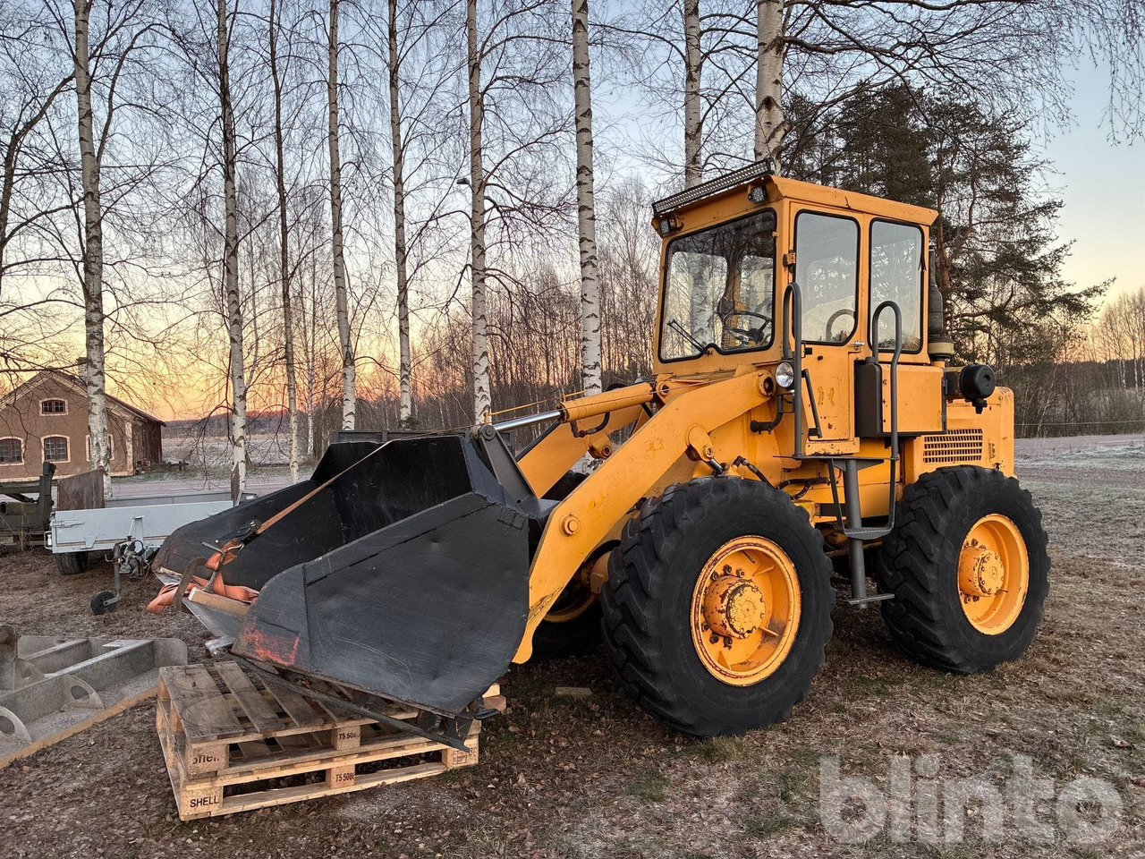 Chargeuse sur pneus IH intarnational 30 Huff