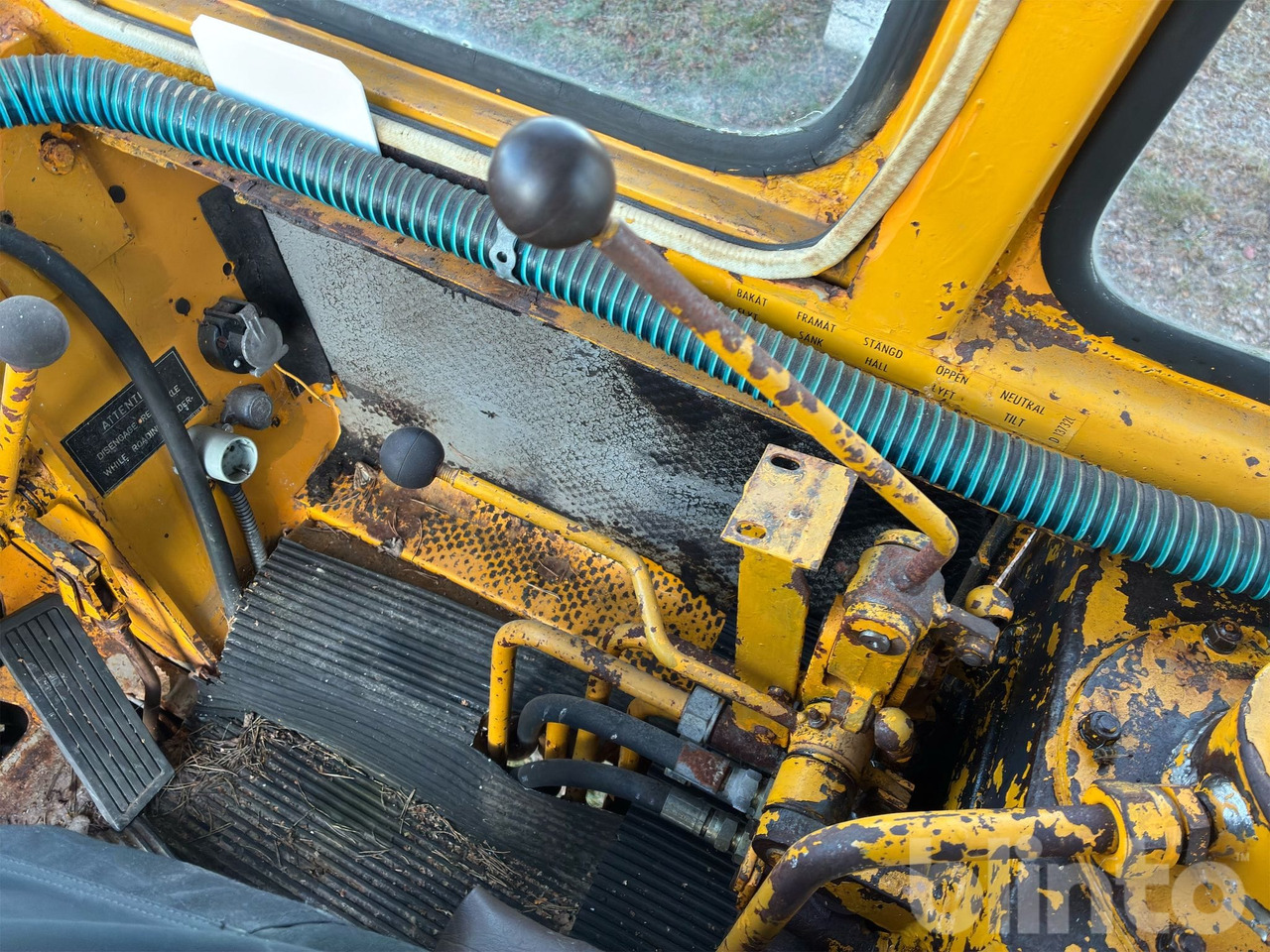 Chargeuse sur pneus IH intarnational 30 Huff