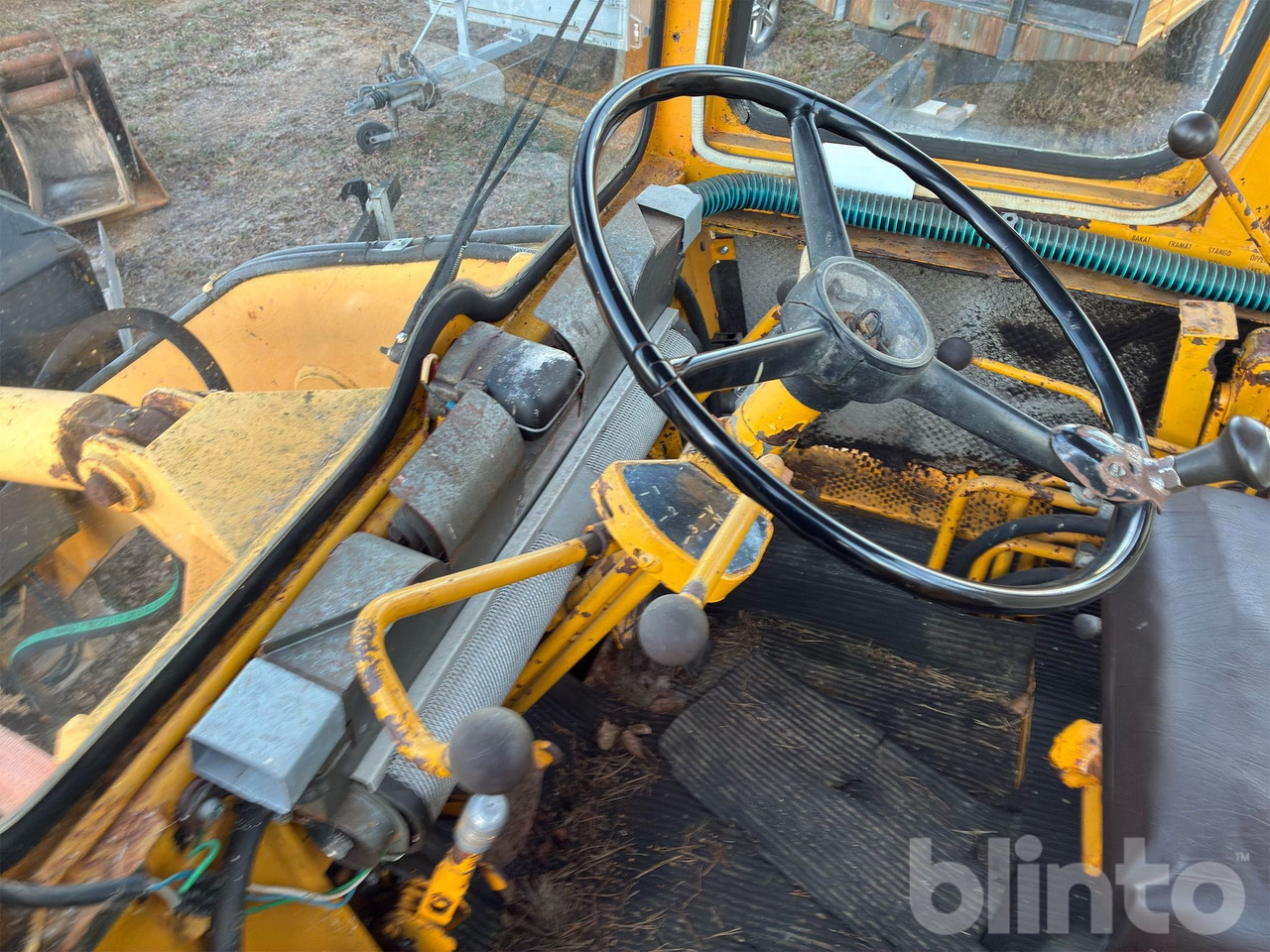 Chargeuse sur pneus IH intarnational 30 Huff