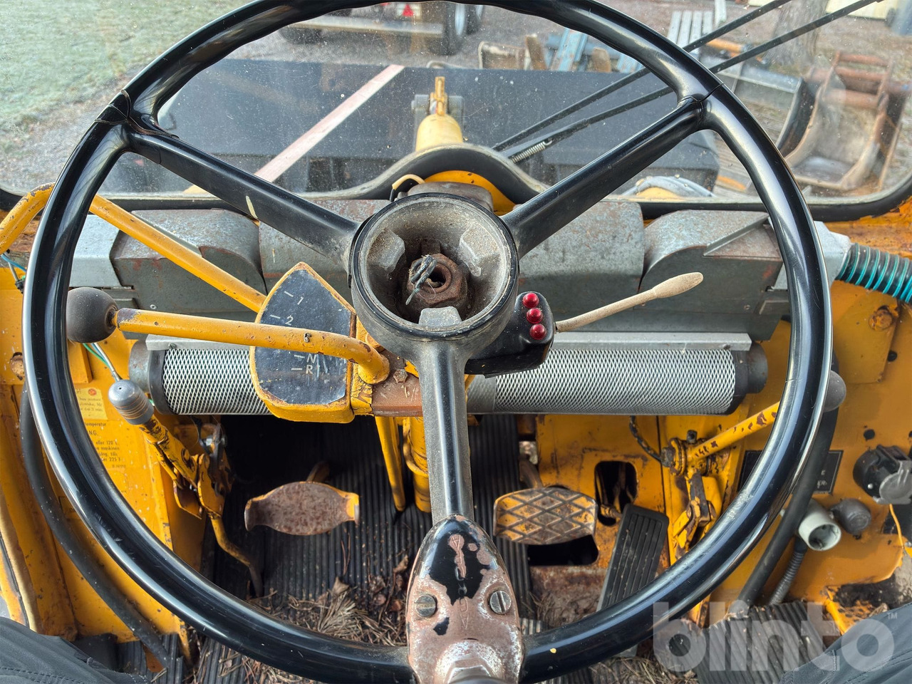 Chargeuse sur pneus IH intarnational 30 Huff