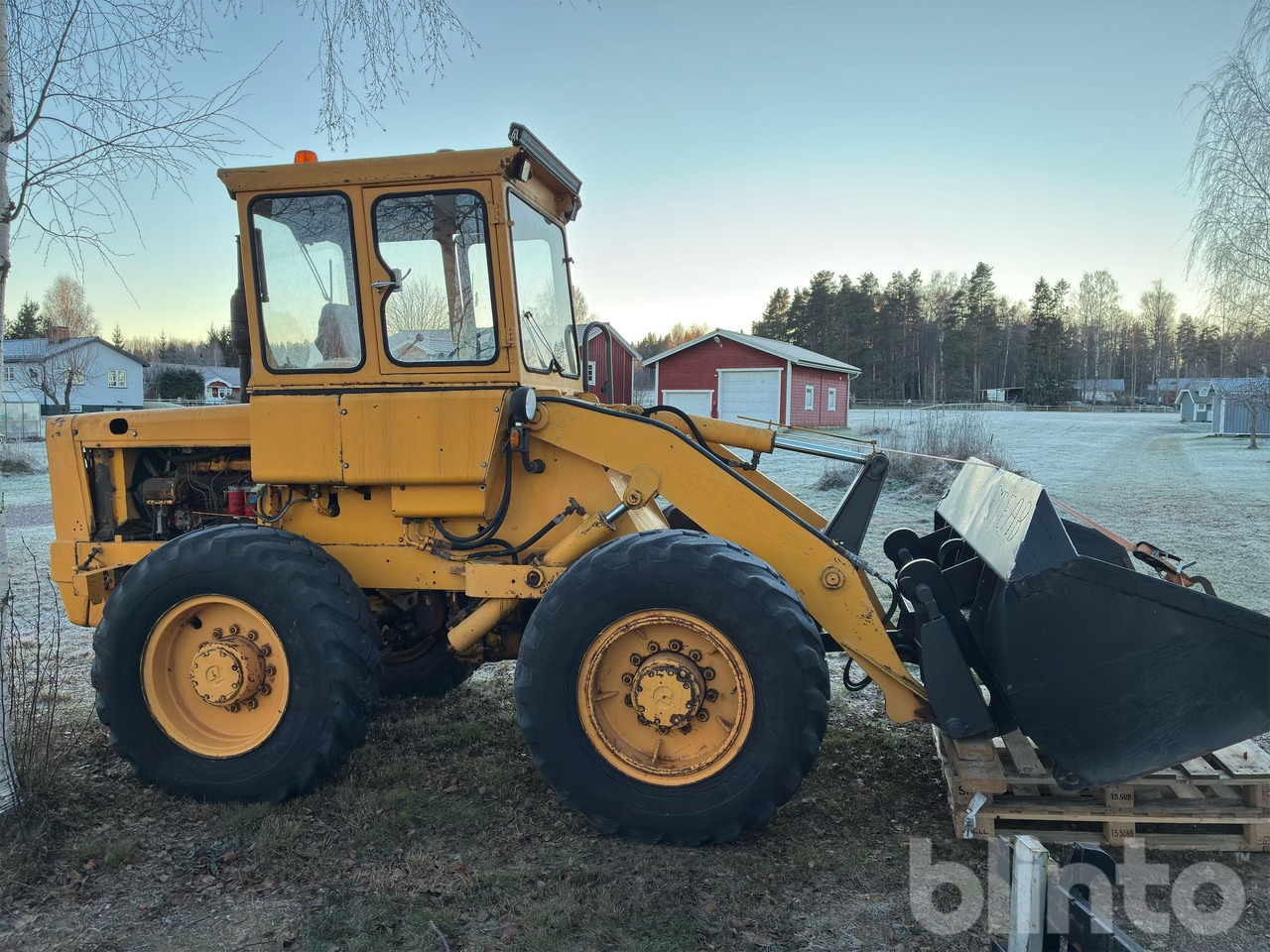 Chargeuse sur pneus IH intarnational 30 Huff