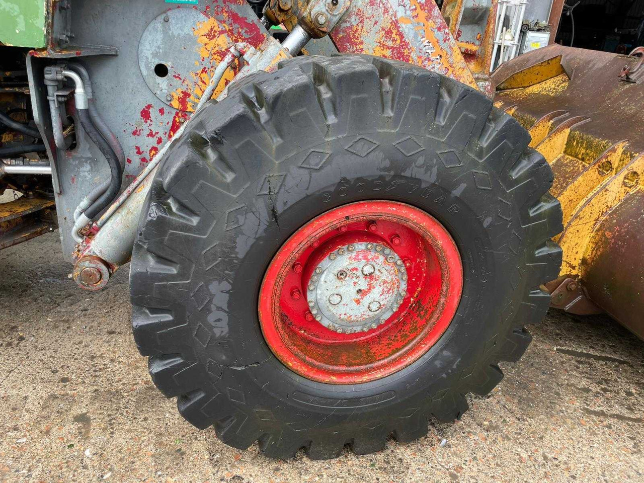 Chargeuse sur pneus INTERNATIONAL - 530 AI - SHOVEL - 1986