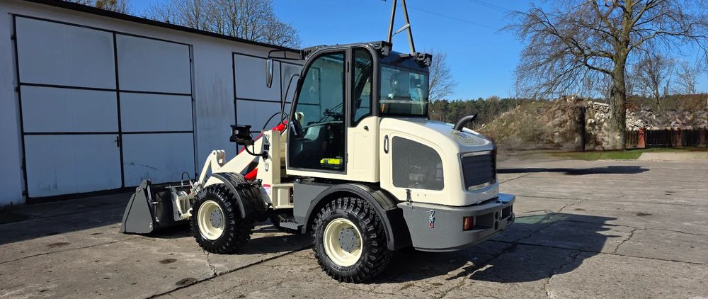 Chargeuse sur pneus Inny Schäfi Pro ZL 15