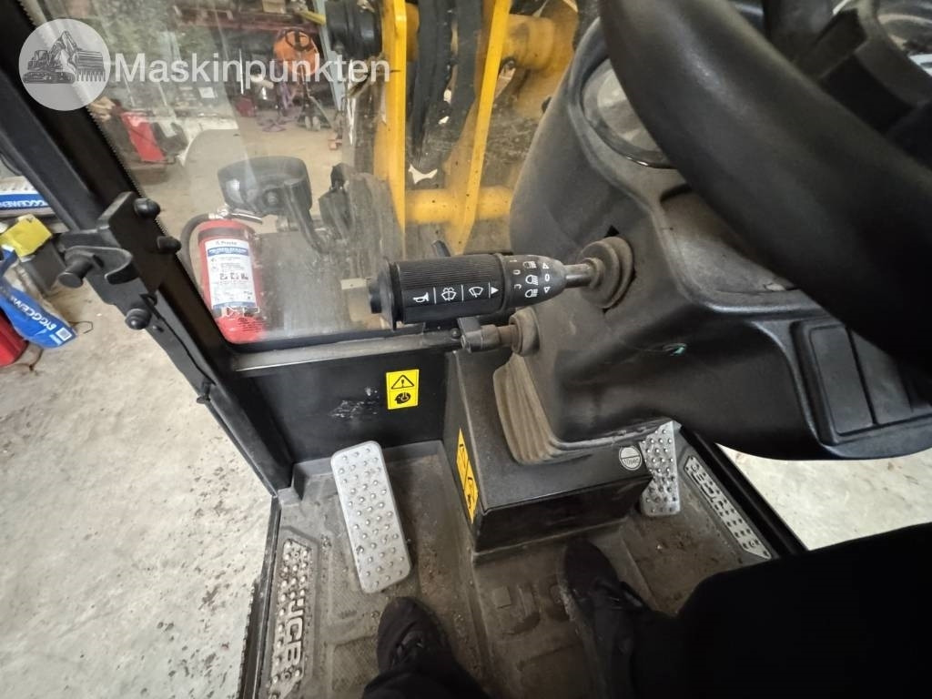 Chargeuse sur pneus JCB 403