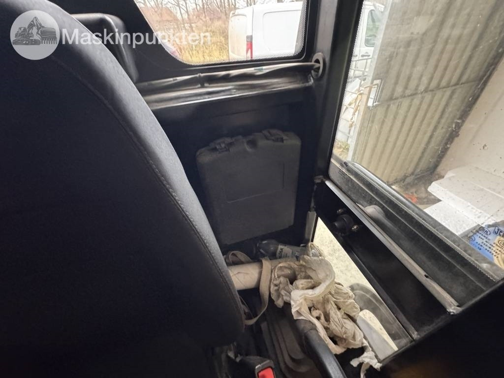 Chargeuse sur pneus JCB 403