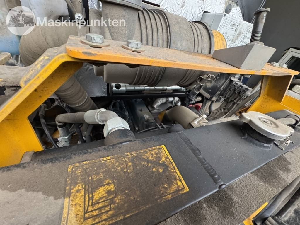 Chargeuse sur pneus JCB 403