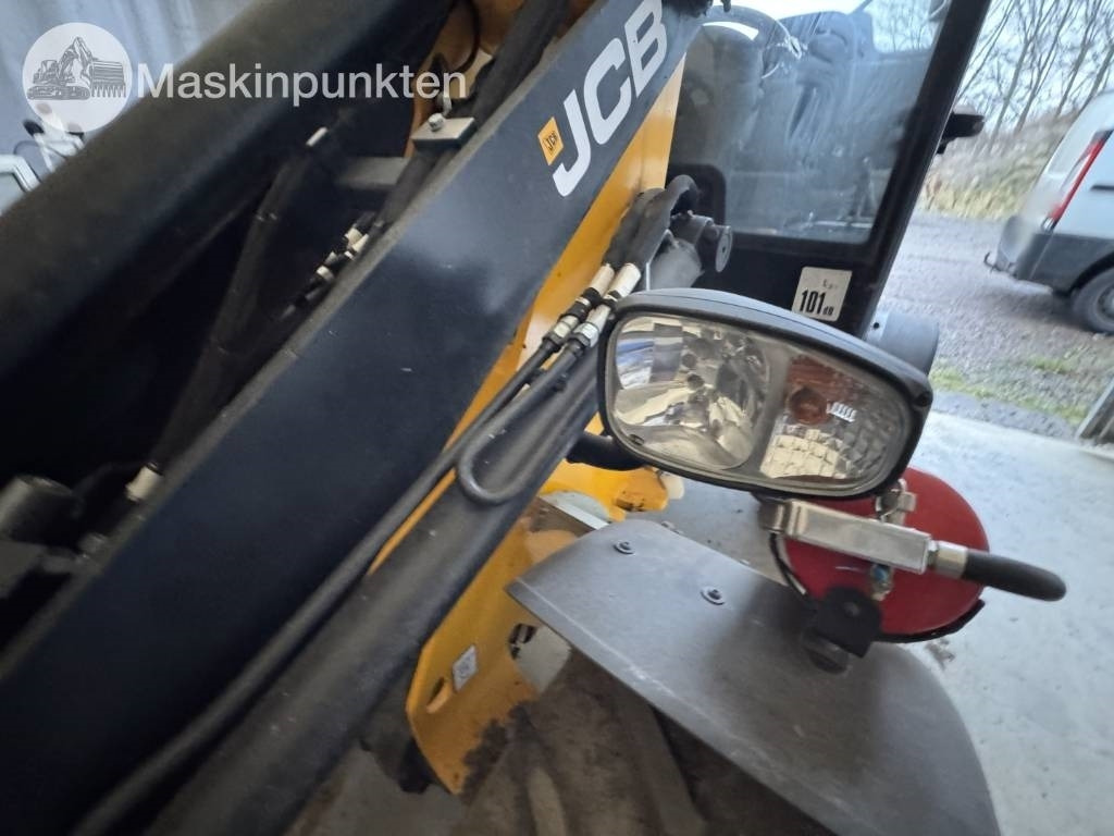 Chargeuse sur pneus JCB 403