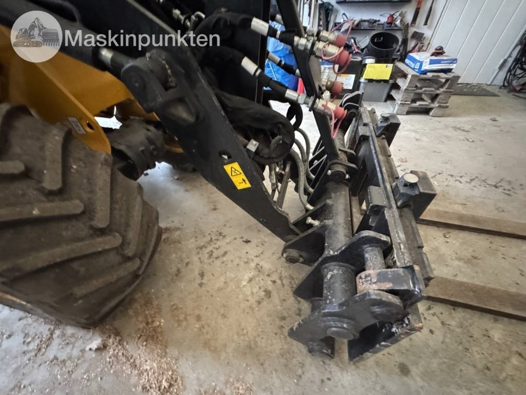 Chargeuse sur pneus JCB 403