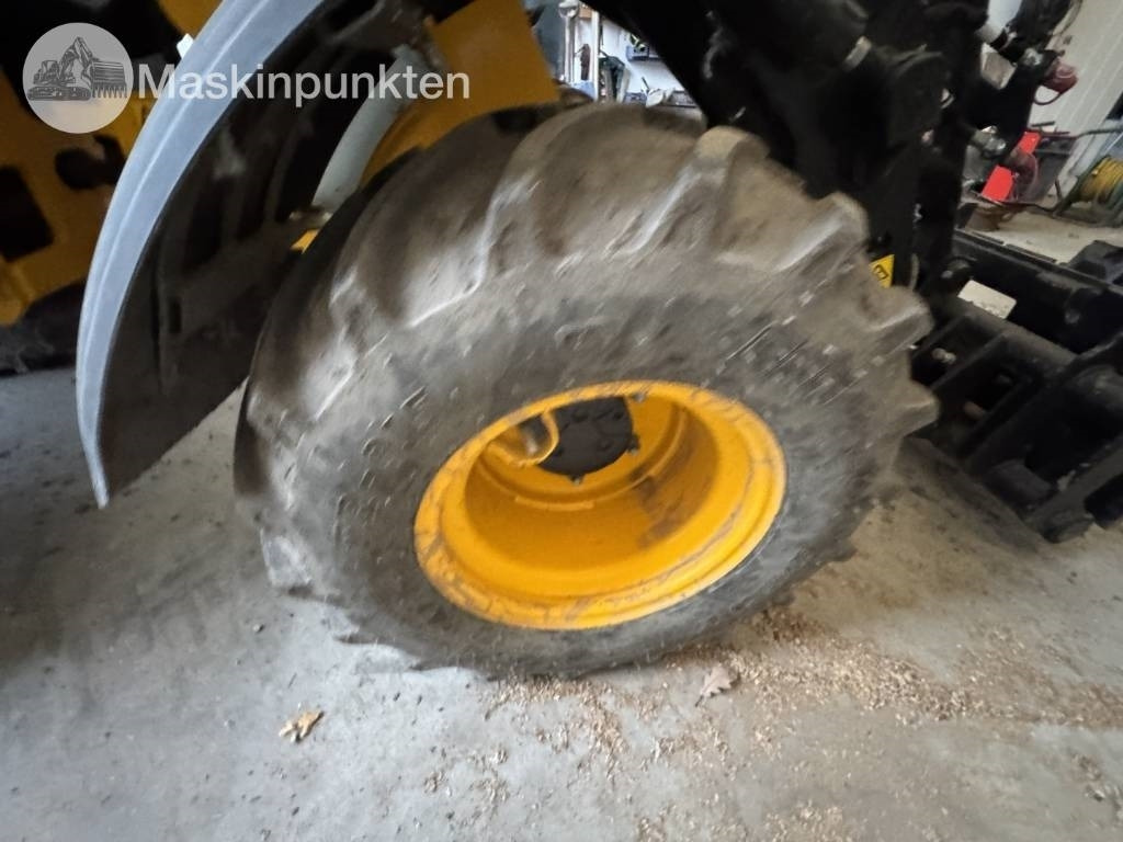 Chargeuse sur pneus JCB 403