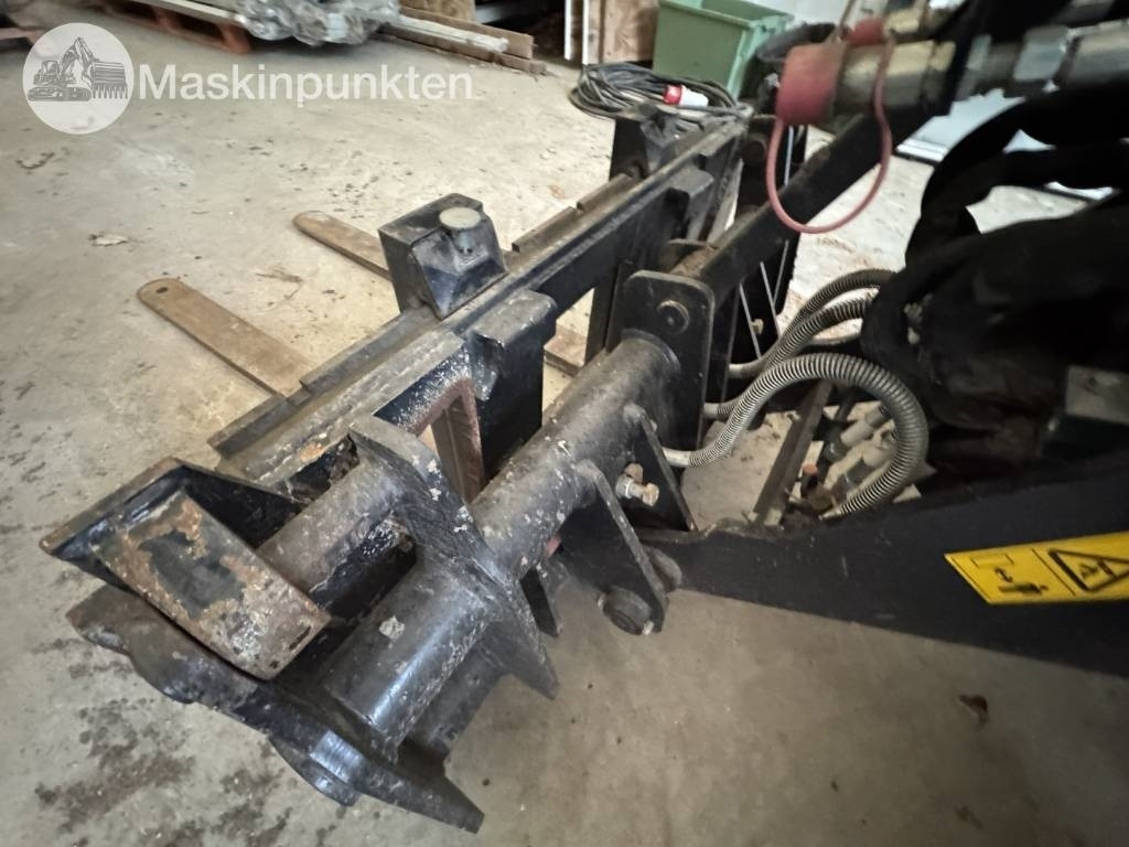 Chargeuse sur pneus JCB 403