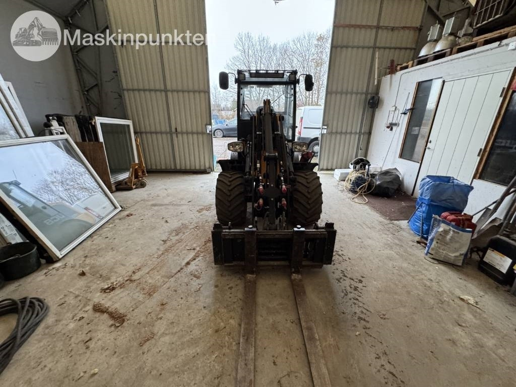 Chargeuse sur pneus JCB 403